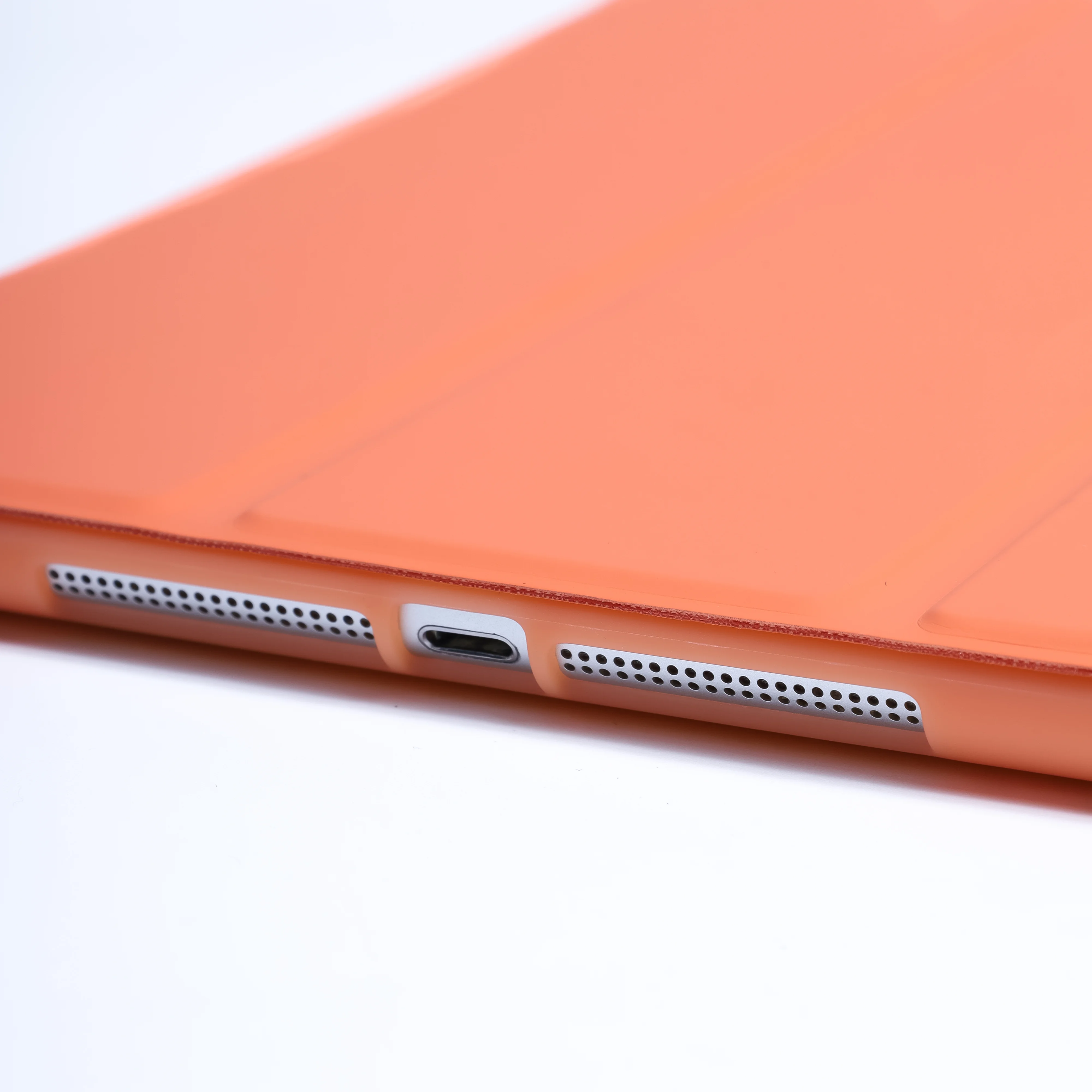 Оранжевый чехол на Apple iPad 9.7 Air, Air 2 и на Айпад 5 2017 Айпад 6 2018