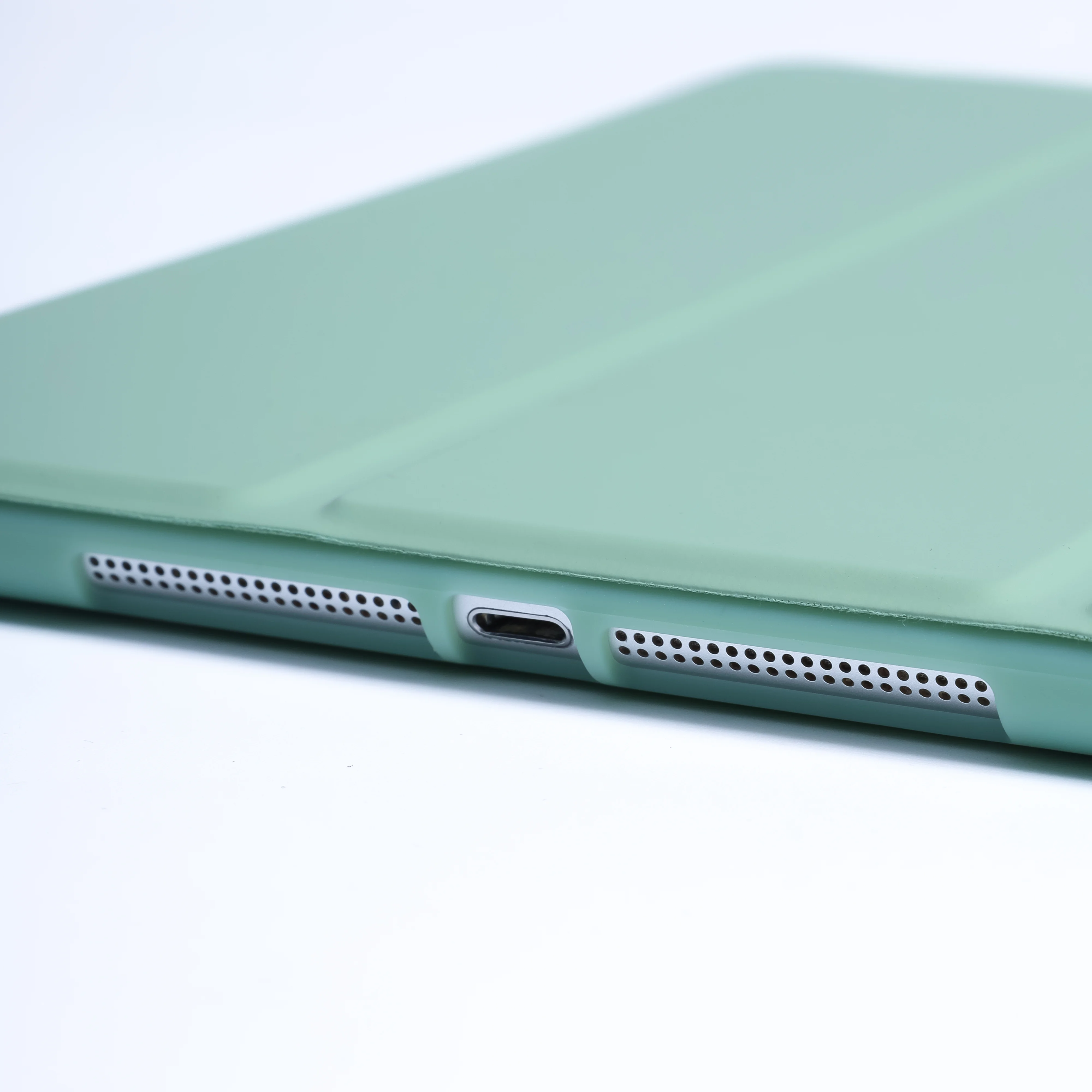 Мятный чехол на Apple iPad 9.7 Air, Air 2 и на Айпад 5 2017 Айпад 6 2018