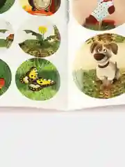Коралловый наклейки-кружочки "Маша и медведь"