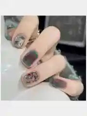 Накладные ногти короткие с дизайном форма Квадрат
