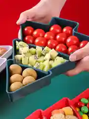 Зеленый тарелка десертная.  Новогодняя посуда . Тарелка елочка