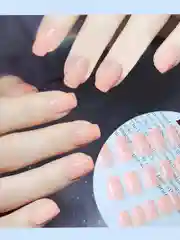 Молочный накладные ногти, однотонные, дизайн ногтей
