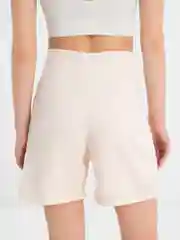Белый шорты женские классические