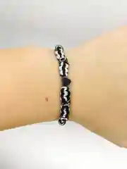 Черный браслет с гематитом плетеный, макраме, с клевером / с сердечком