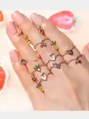 Кольцо женское со стразами