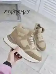 Женские кроссовки, утепленные