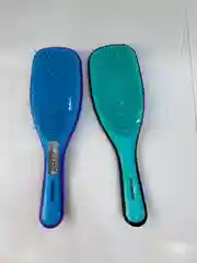 Массажная расческа с силиконовыми зубчиками, 3 цвета