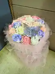 Конфетный букет из мыльных роз, 19 шт, в воздушной упаковке, со светом