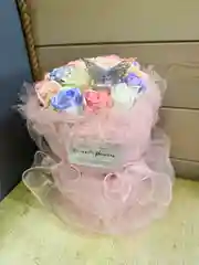 Конфетный букет из мыльных роз, 19 шт, в воздушной упаковке, со светом