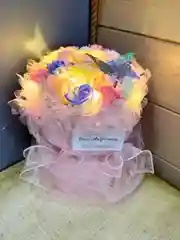 Конфетный букет из мыльных роз, 19 шт, в воздушной упаковке, со светом