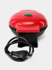 Красный вафельница электрическая