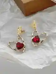 Серьги с подвесками в виде сердец