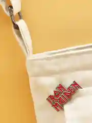 Серый металлик значок металлический "Музыка"