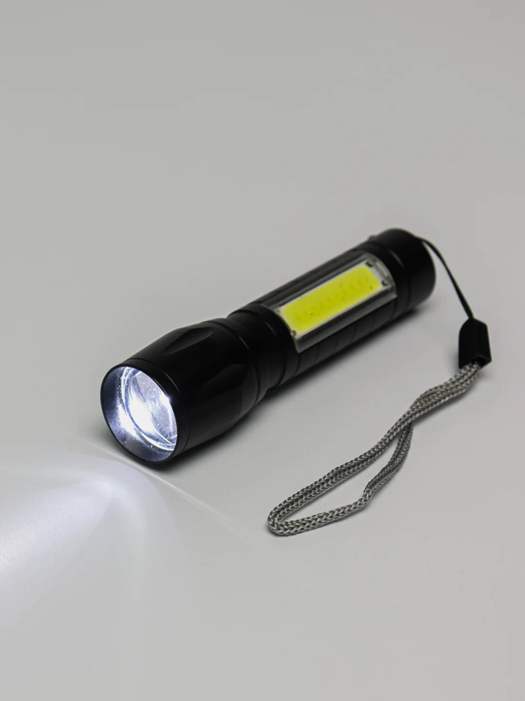 Черный фонарь карманный аккумуляторный. 2 режима (LED T6, COB, 10W)