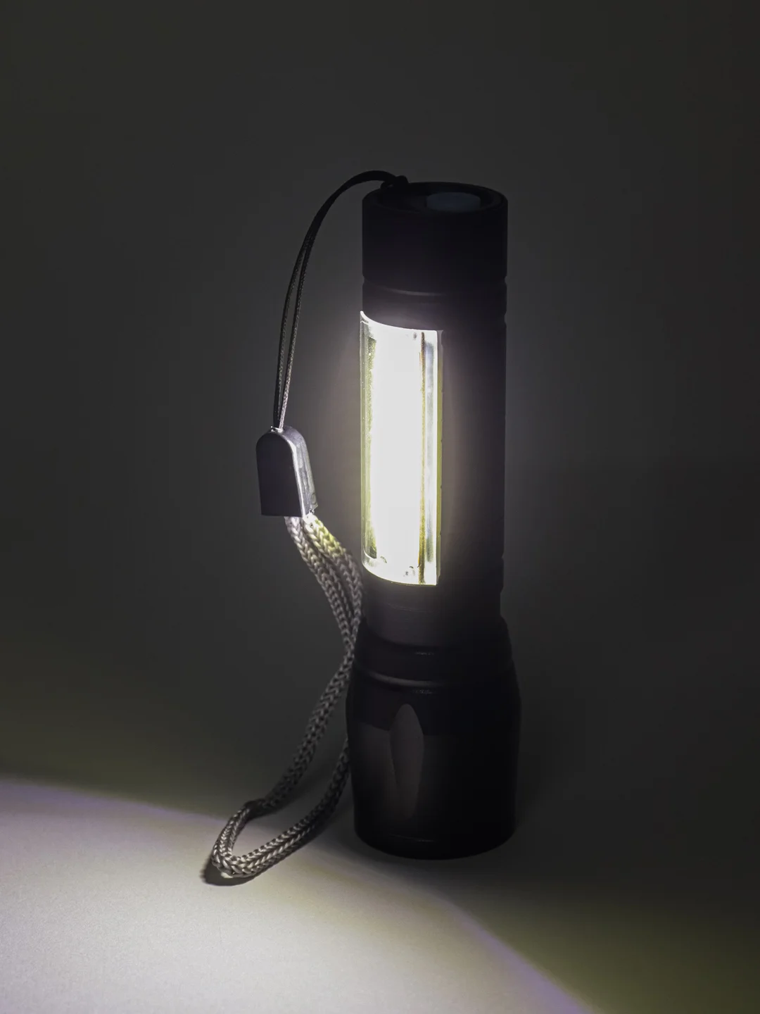 Черный фонарь карманный аккумуляторный. 2 режима (LED T6, COB, 10W)