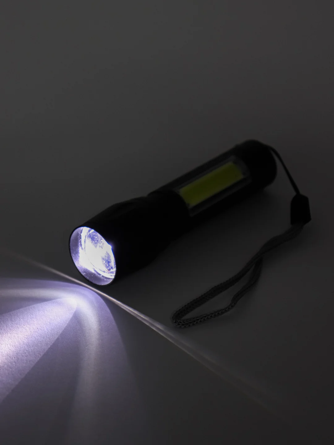Черный фонарь карманный аккумуляторный. 2 режима (LED T6, COB, 10W)