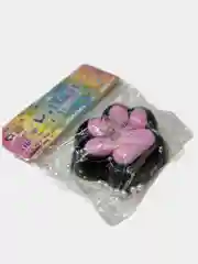 Черный сквиш лапка