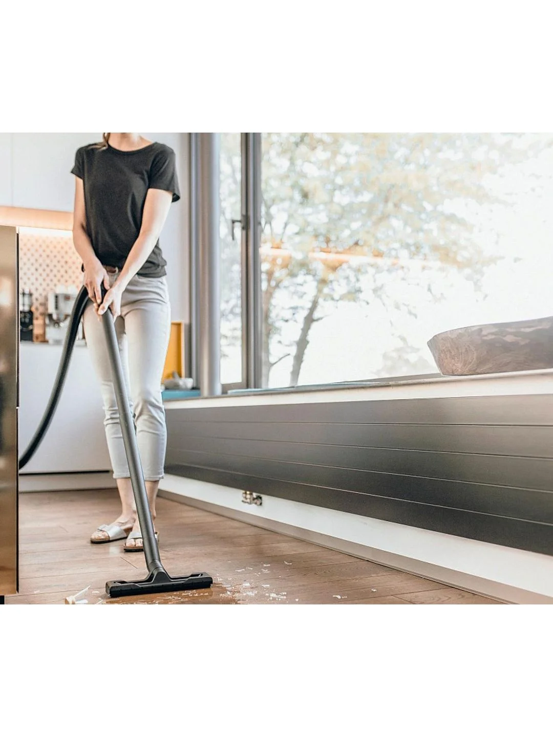 Желтый бытовой многофункциональный пылесос для дома KARCHER WD 2 Plus V-12/4/18, кабель 4м
