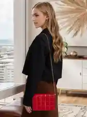 Красный сумка женская с цепочкой, текстурная
