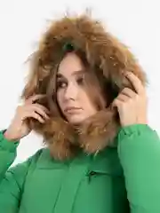 Зеленый куртка ЖЕНСКАЯ УТЕПЛЕННАЯ ЗИМА С НАТУРАЛЬНЫМ МЕХОМ НА КАПЮШОНЕ