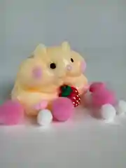 Карамельный сквиш хомячок с ягодкой
