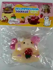 Карамельный сквиш хомячок с ягодкой