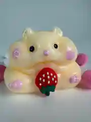 Сквиш хомячок с ягодкой