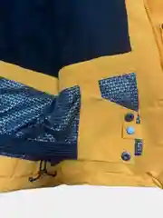 Желтый детский зимний костюм на мальчика