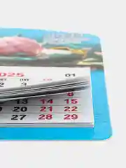 Лазурный новогодний отрывной календарь - магнит на холодильник, с символом Змеи на Новый год