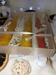 Желтый свечи Ёлочки из вощины декоративные, подарочный набор в коробке на Новый Год и Рождество