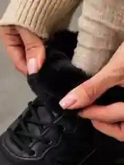 Черный кроссовки женские зимние