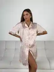 Конфетный шелковый халат рубашка на пуговицах