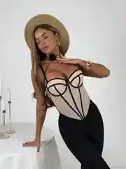 Бежевый корсет женский
