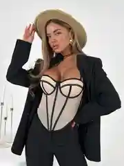 Бежевый корсет женский