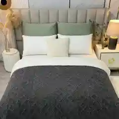 Серый плед на диван (кровать) ,Состав ткани - велсофт ,Размер - 200/220