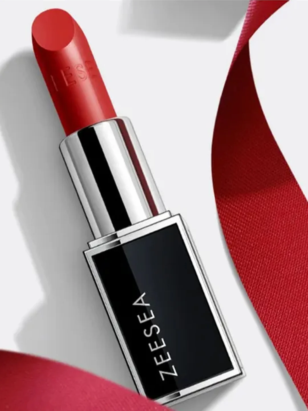 ZEESEA Помада для губ увлажняющая Hydrating silky lipstick  тон 821