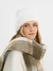 Белый шапка женская плюшевая, зимняя