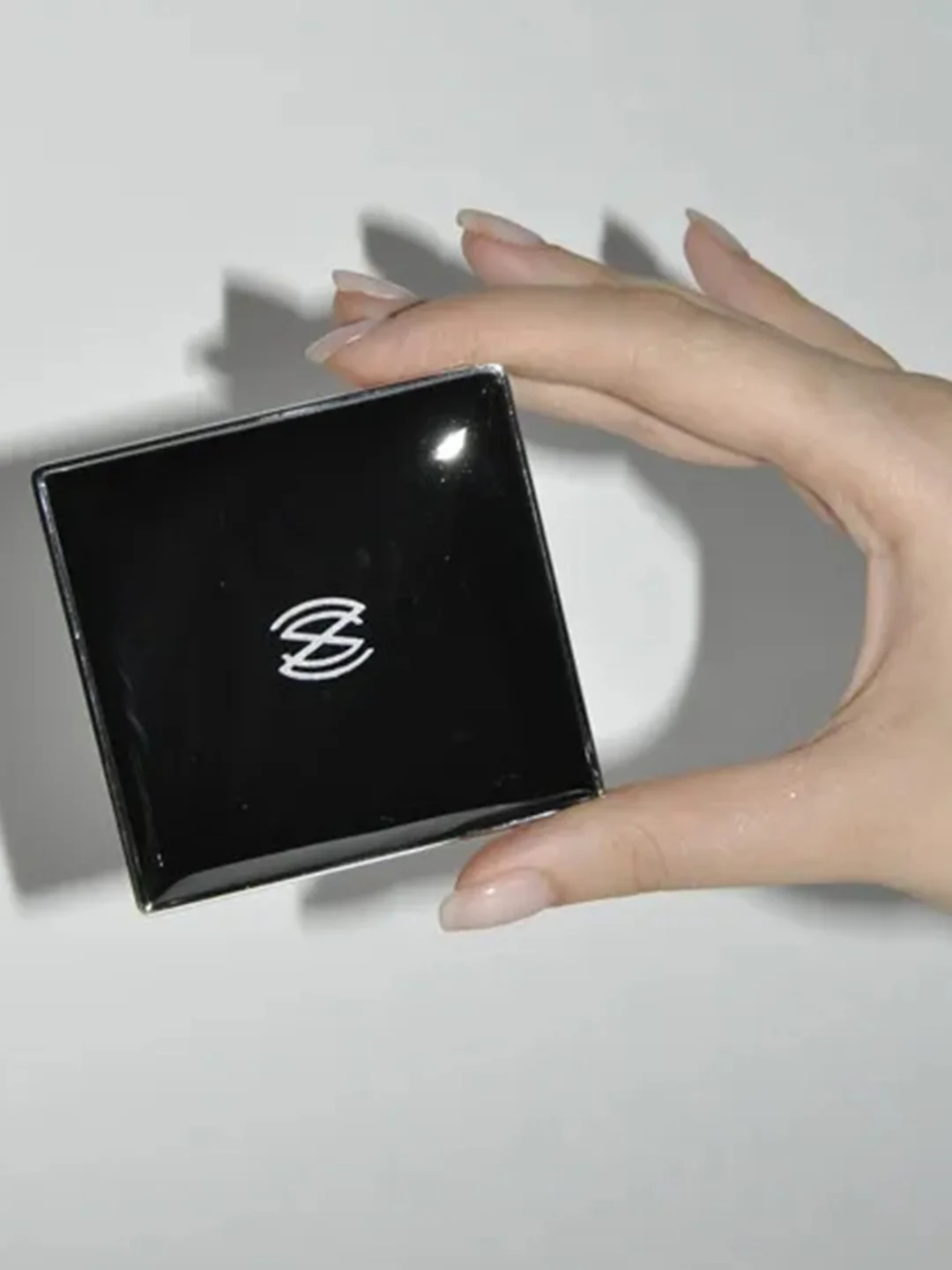 ZEESEA Пудра компактная Refreshing silky powder тон M00 Light Skin Tone / светлый