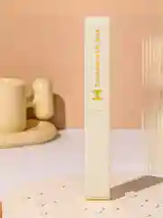 Белый футляр для зубной щетки