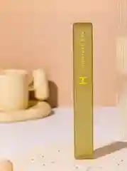 Желтый футляр для зубной щетки