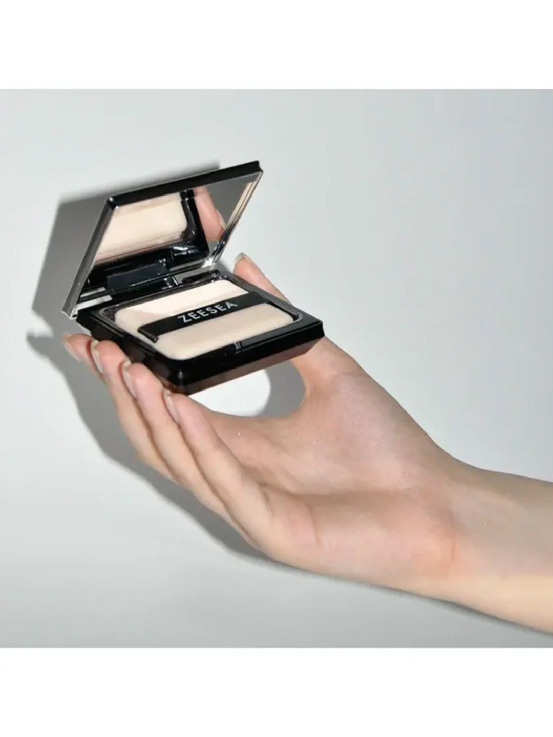 ZEESEA Пудра компактная Refreshing silky powder тон M02 Natural Skin Tone / натуральный