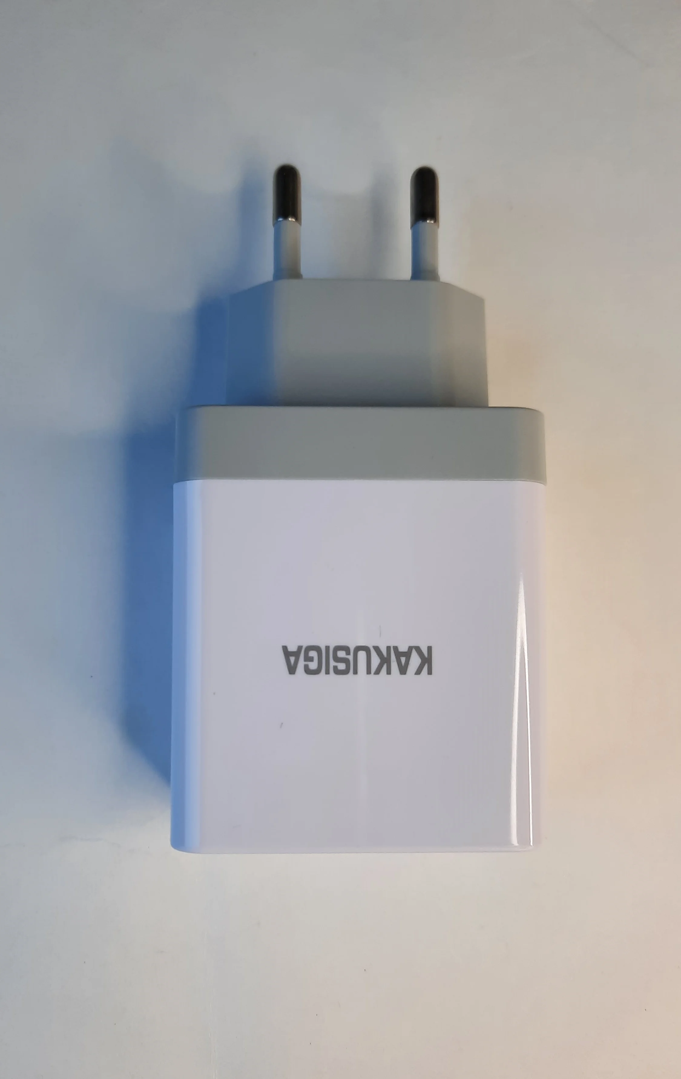 Белый блок питания 2 USB с Вольтметром зарядник СЗУ зарядник с 2юсб вольтаж