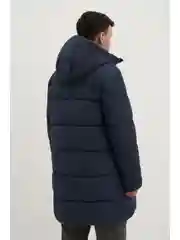 Пальто утепленное с воротником стойкой