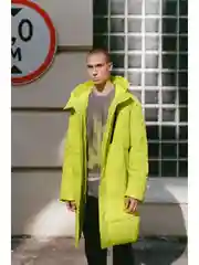 Стеганое утепленное пальто с капюшоном