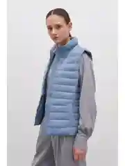 Голубой утепленный жилет