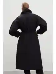 Черный плащ с капюшоном