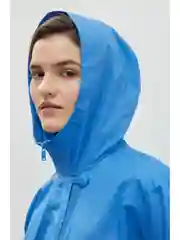Укороченный плащ с капюшоном