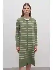 Вязаное платье с длинным рукавом