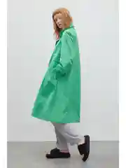 Зеленый плащ с поясом на кулиске