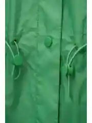Зеленый плащ с поясом на кулиске